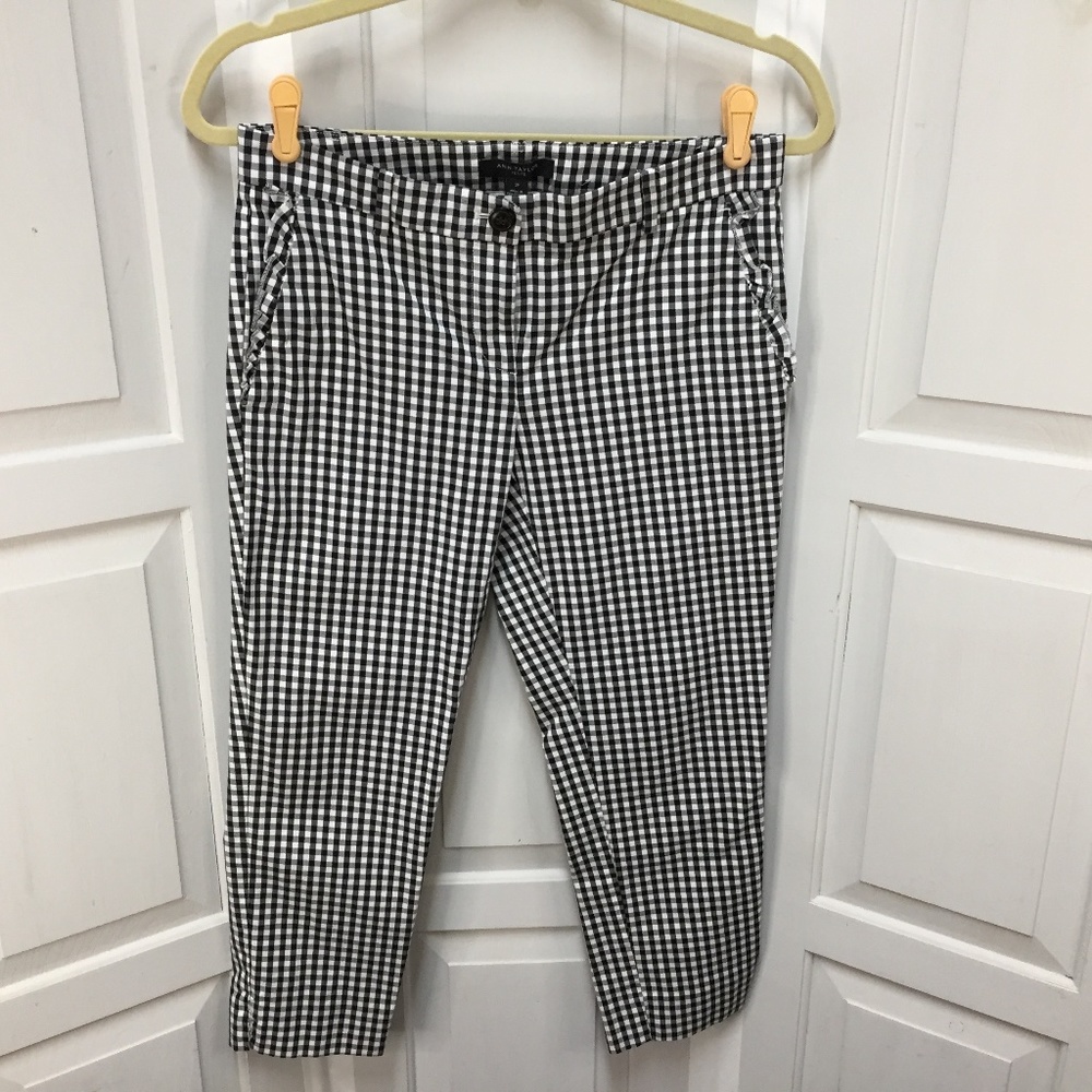 Ann Taylor Black and White Checkered Cropped Pants